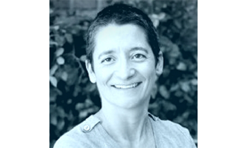 EMBAIXADORA ANA RAMIRES